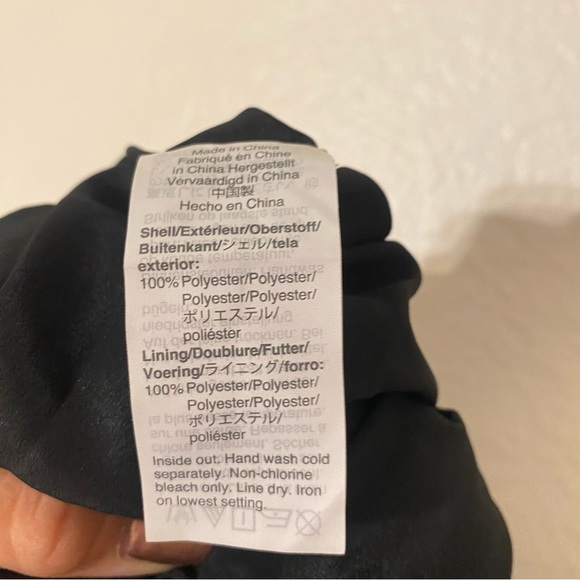 🦋J. Crew Ruffleneck top with foil clip dot with short sleeves - Picture 5 of 9